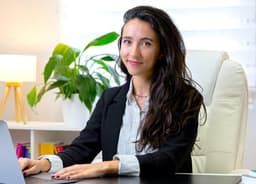 professional-woman-office